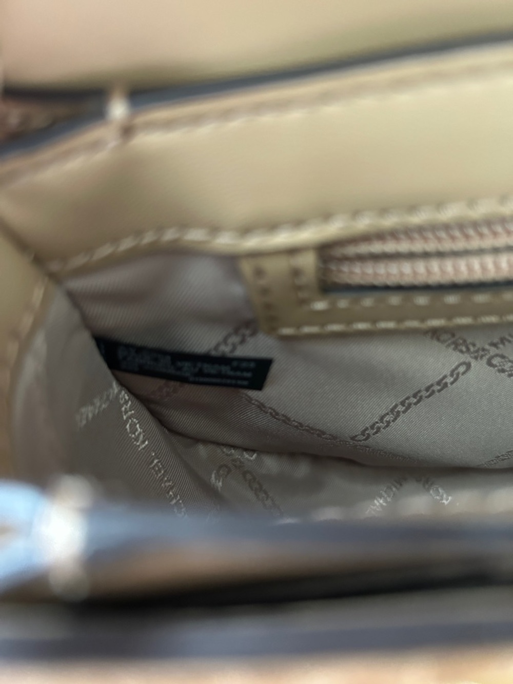 Micheal Kors Shoulder Bag - Picture 4 of 4